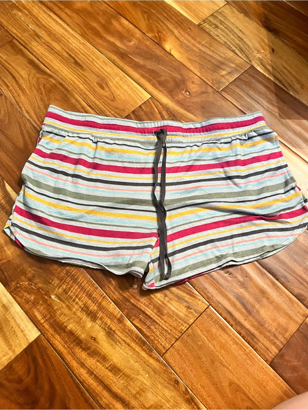 Women’s secret treasures striped pajama shorts. Size xl